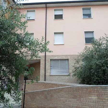 Affittacamere Camplus Living Il Cenacolo Ferrara