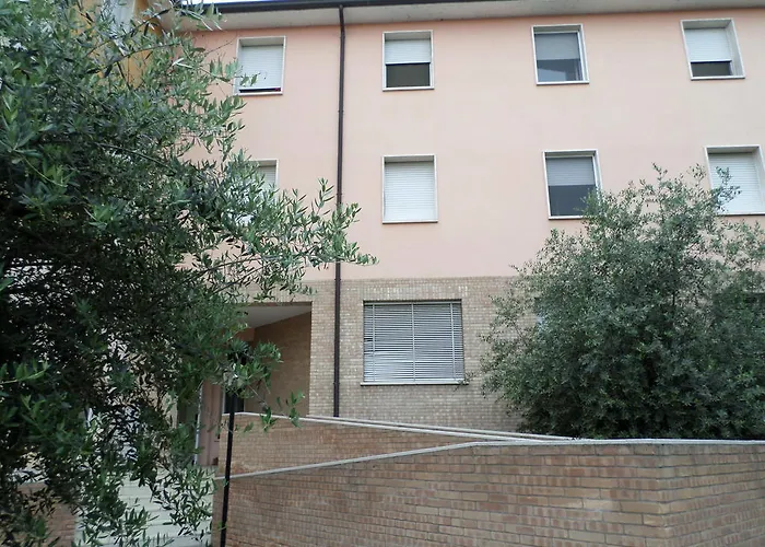 ゲストハウス Camplus Living Il Cenacolo フェラーラ